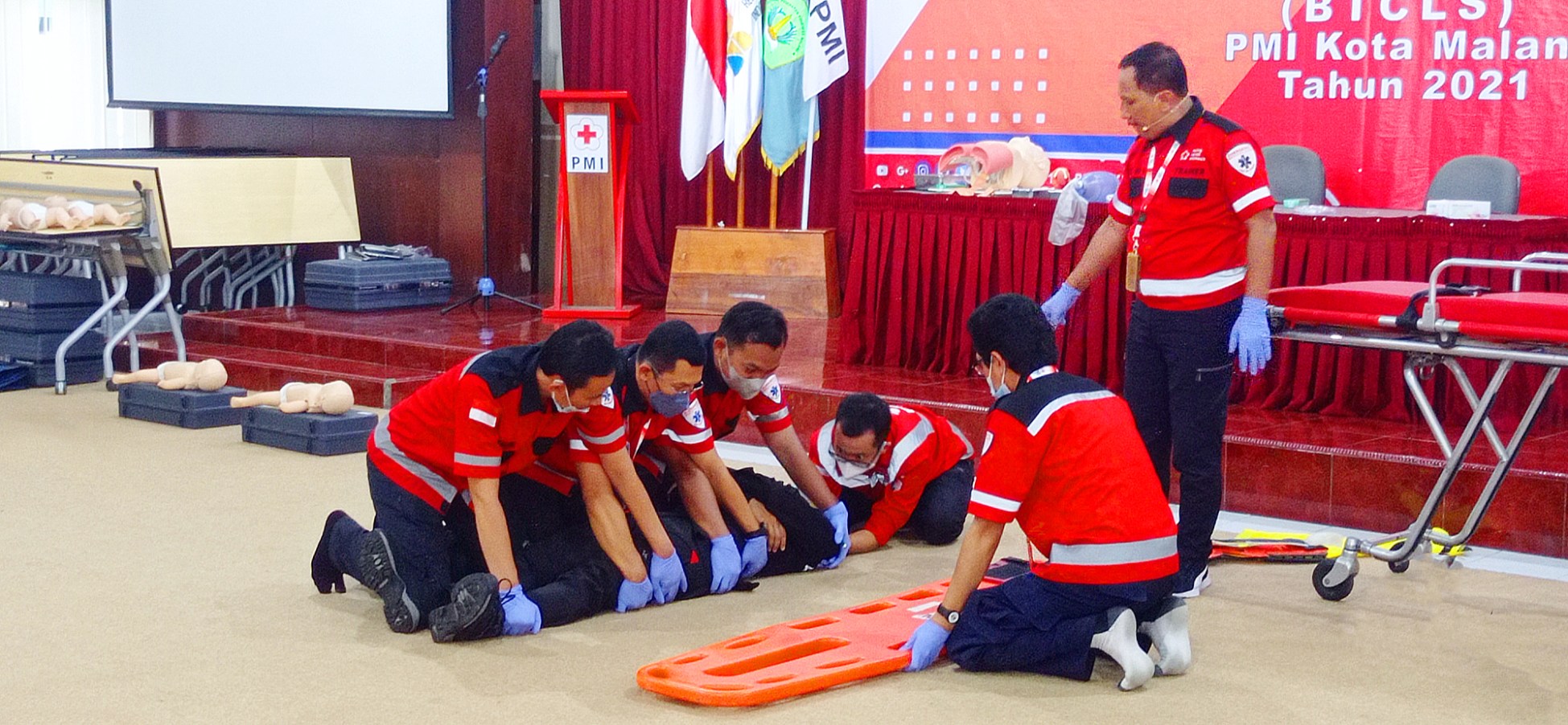 first aid diklat PMI PMR KSR relawan jambi korps Red Cross Indonesia website